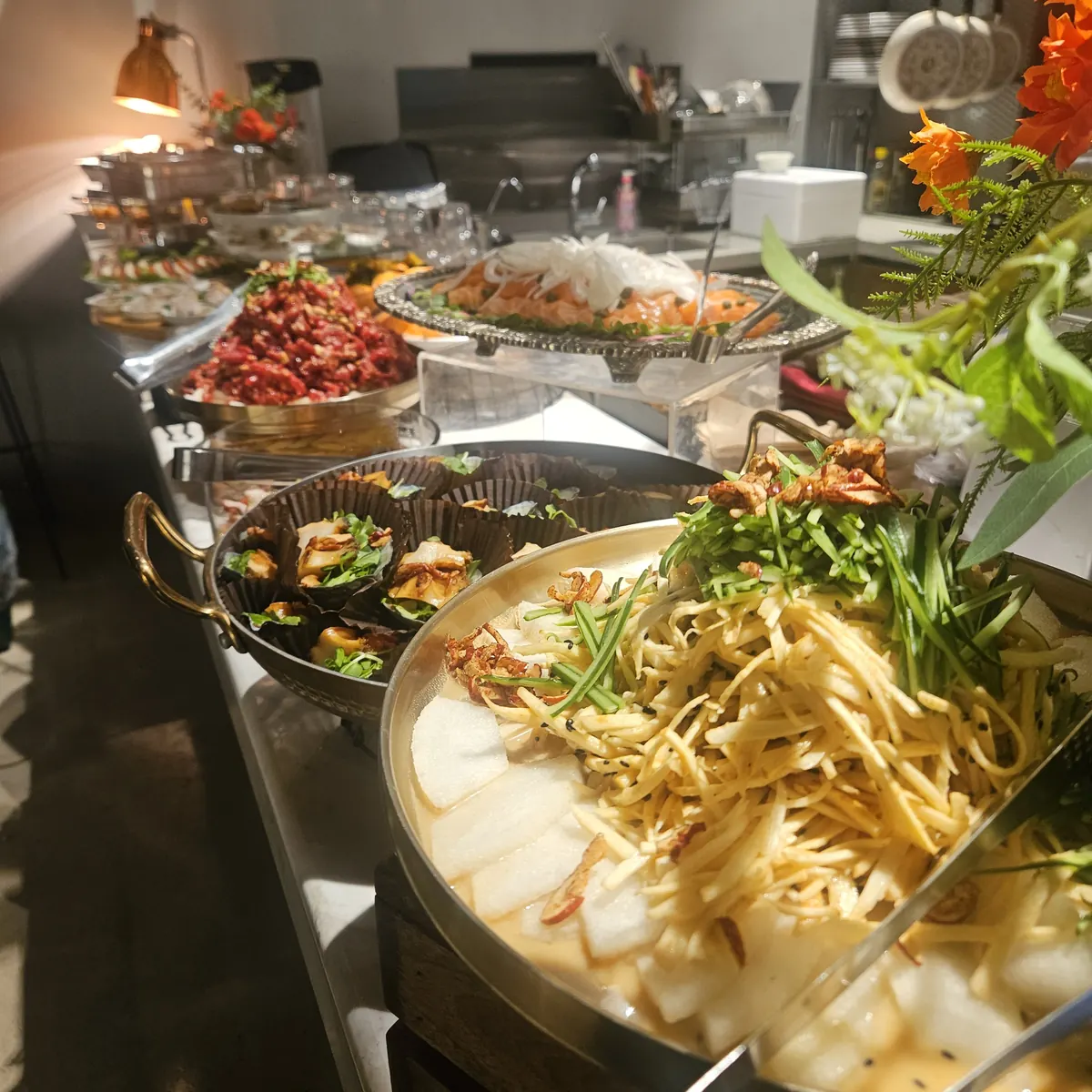 (주)인투온 사내 파티룸 행사 신년 사내 워크숍 겸 파티룸 케이터링. 부담 없이 즐기는 캐주얼 핑거푸드와 음료. 케이터링